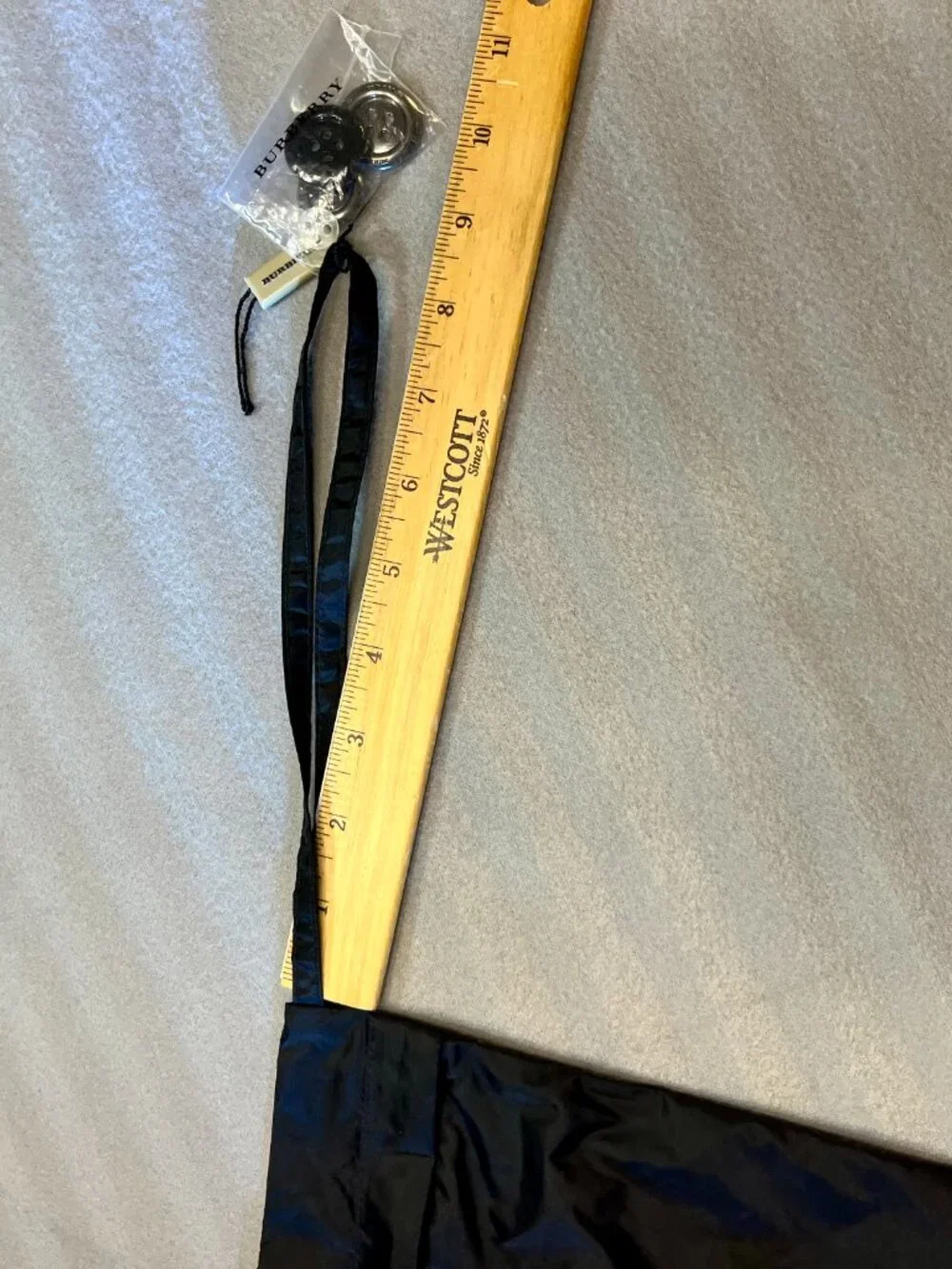 Burberry Replacement Buttons Set Sealed in Pouch with EKD Travel Bag